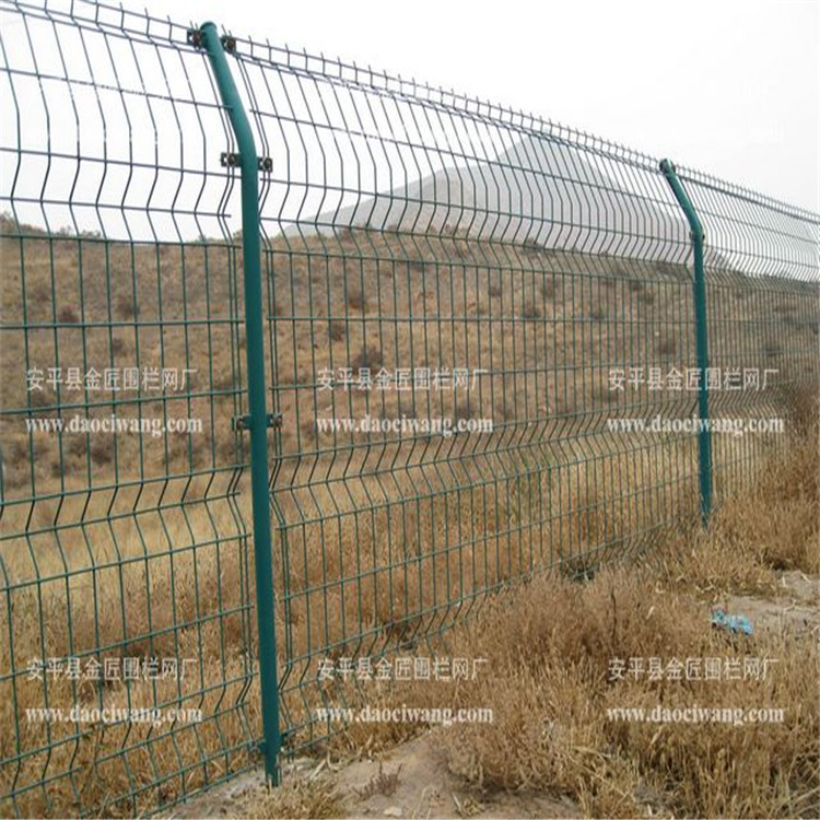   艾瑞種植地護欄網(wǎng)廠家